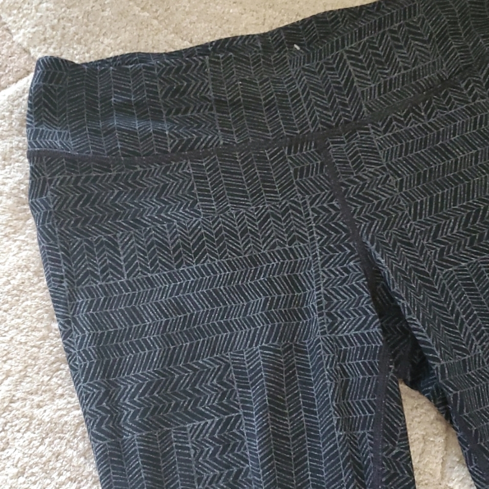 Cropped yoga pants
